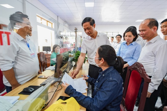 Phó Bí thư Thường trực Thành ủy Đỗ Mạnh Hiến làm việc tại xã Nguyên Giáp