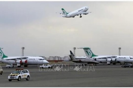 Chuyến bay quốc tế đầu tiên hạ cánh tại Tehran sau cuộc chiến Israel - Iran