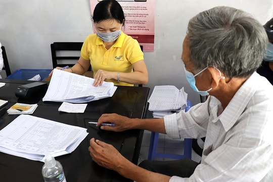 Người từ 75 tuổi không có lương hưu được hưởng trợ cấp 500.000 đồng mỗi tháng