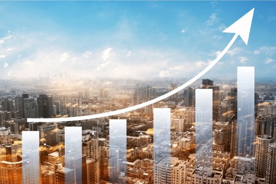 Kinh tế Việt Nam 6 tháng năm 2025 'ngược chiều' thế giới, tăng trưởng ngoạn mục