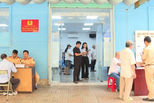 Chậm cấp giấy phép lái xe, người dân lo đứng lo ngồi