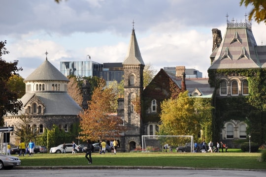 Du học sinh Canada phải tăng chứng minh tài chính