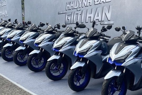 Xe máy mới ùn ùn đổ về đại lý, giá bán còn giảm sâu trong những tháng tới