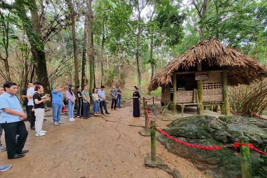 Tuyên Quang tạm dừng đón khách tham quan cụm di tích Nà Nưa
