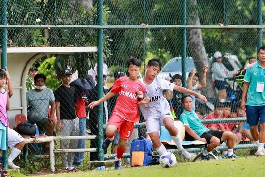 U13 Hải Dương lách qua khe cửa hẹp vào tứ kết Giải bóng đá U13 toàn quốc