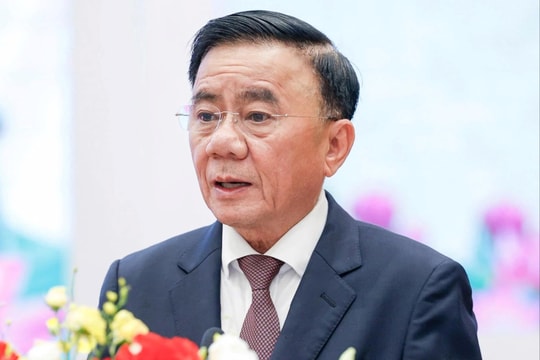 Bộ Chính trị yêu cầu rà soát, sàng lọc đảng viên bảo đảm chất lượng