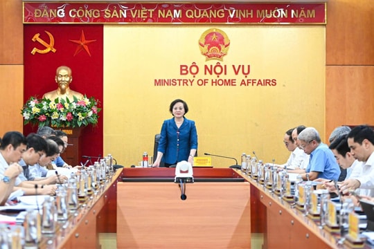 Đề xuất phương án tiền lương, phụ cấp mới cho cán bộ, công chức sau sáp nhập