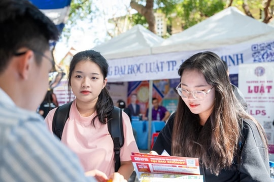 Loạt trường ngành báo chí, truyền thông xét tuyển học bạ 2025