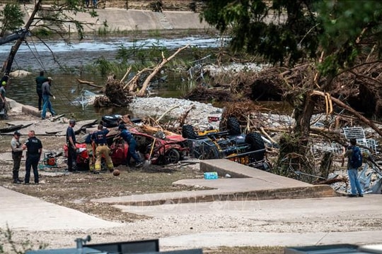 Hơn 160 người vẫn mất tích trong vụ lũ quét tại Mỹ