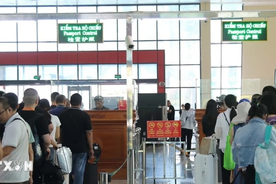 Du lịch và giao thương biên giới sôi động trở lại qua cửa khẩu quốc tế Hữu Nghị