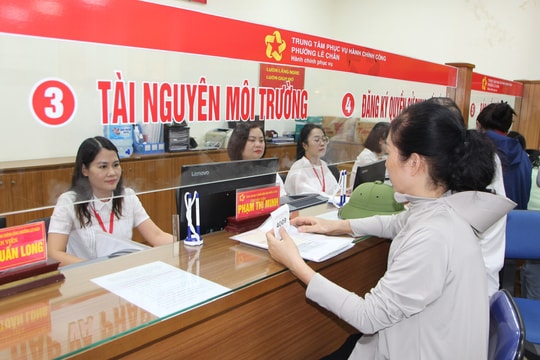 Hợp nhất địa giới, hợp lực cán bộ