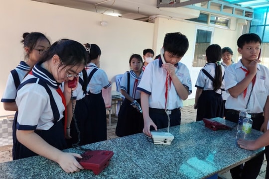 TP Hồ Chí Minh dự kiến cấm học sinh dùng điện thoại ở trường