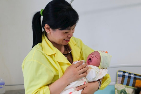 Người trong cuộc nói gì về việc tự quyết quyền sinh con?
