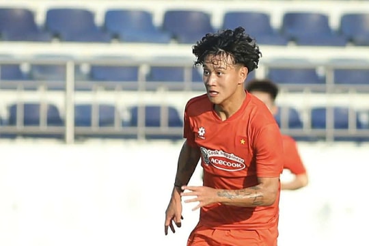 Ông Kim Sang-sik loại tiền đạo Việt kiều trước giải U23 Đông Nam Á