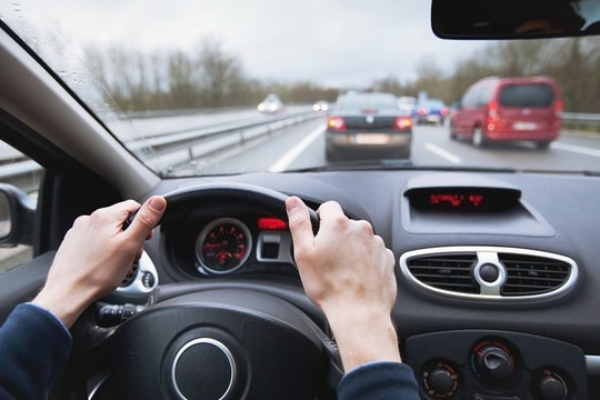 Chồng đi 300 km mới phát hiện để quên vợ ở trạm dịch vụ