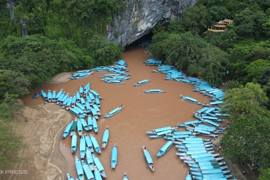 Phong Nha nước đục ngầu giữa mùa hè