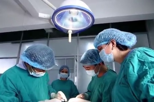 Nối lại thành công bàn tay bị chém lìa của nam TikToker có tiếng ở Thái Nguyên