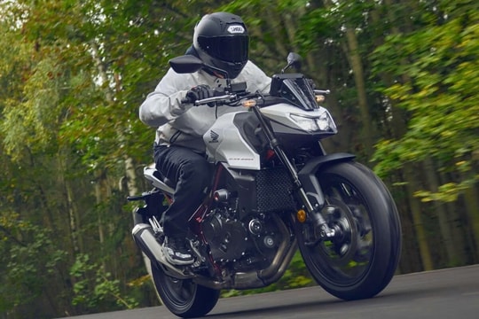 Honda CB750 Hornet 2025 ra mắt tại Malaysia, giá từ 307 triệu đồng
