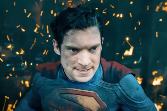 'Superman' tái khởi động 'cuộc xâm chiếm' của vũ trụ DC
