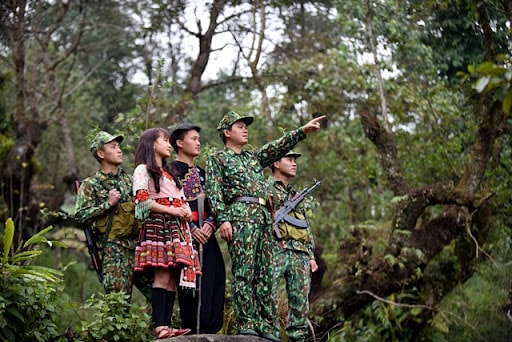 Người vùng biên