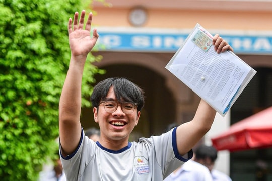 15.300 bài thi đạt điểm 10 tốt nghiệp THPT năm 2025, không có môn ngữ văn