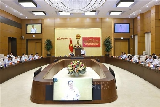Vừa thực hiện sắp xếp lại giang sơn, vừa đề ra các giải pháp để thúc đẩy tăng trưởng