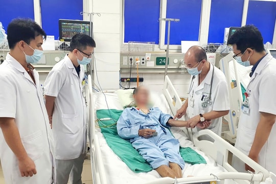 Sức khỏe các bệnh nhân trong vụ ăn tiết canh ở Hưng Yên giờ ra sao?