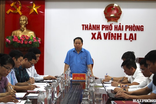 Đồng chí Vũ Hồng Hiên làm việc với Ban Thường vụ Đảng uỷ xã Vĩnh Lại