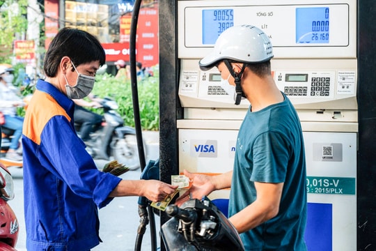 Chiều nay 17/7, giá xăng trong nước dự báo giảm khoảng 100 đồng/lít