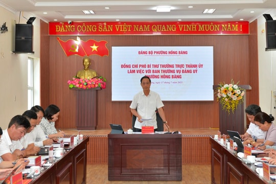 Đồng chí Đỗ Mạnh Hiến làm việc với Ban Thường vụ Đảng ủy phường Hồng Bàng