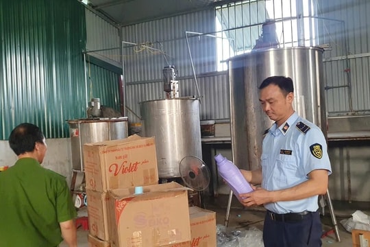 Xử phạt hành chính một doanh nghiệp sản xuất hàng giả nhãn hiệu D-nee, Tauau