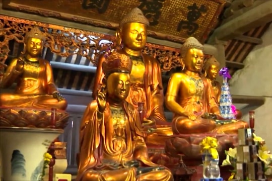 Chiêm ngưỡng bộ tượng Tam Thế Phật độc đáo tại chùa Côn Sơn