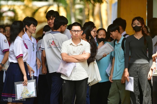 Đại học lo thiếu sinh viên, hạ sâu điểm sàn