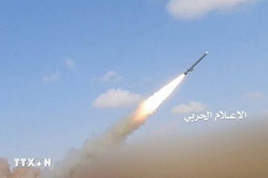 Houthi phóng tên lửa siêu vượt âm vào Israel