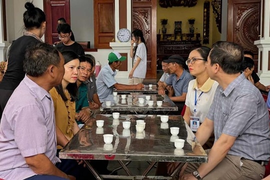 Phường Hưng Đạo (Hải Phòng) thăm hỏi gia đình người tử nạn trong vụ lật tàu trên Vịnh Hạ Long