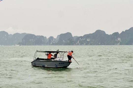 Tìm thấy thi thể bé trai trong vụ lật tàu ở gần khu vực đảo Titop