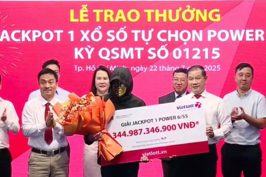 Người đàn ông TP Hồ Chí Minh trúng độc đắc Vietlott cao kỷ lục gần 345 tỷ đồng