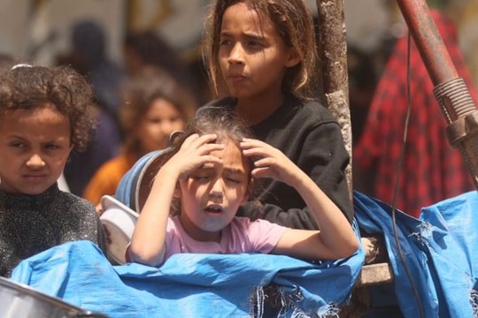 Nhân viên Liên Hợp quốc tại Gaza ngất xỉu vì đói