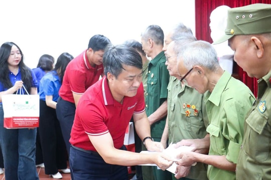 Nhiều hoạt động ý nghĩa của Agribank Hải Dương trong hành trình về nguồn