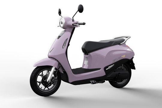 VinFast ra mắt xe máy điện đi 262 km một lần sạc