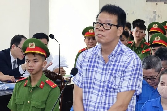 Cựu tổng biên tập Đồng Xuân Thụ bị cáo buộc gỡ 26 bài viết