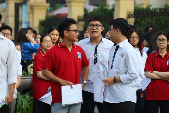 Điểm sàn thấp, các trường top đầu đồng loạt dự báo điểm chuẩn giảm