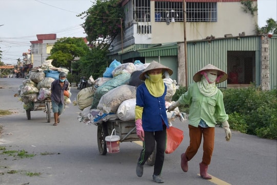 Ngoại thành loay hoay với rác thải sinh hoạt