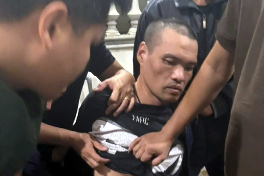 Bắt giữ đối tượng nổ súng vào công an ở Hà Nội, thu giữ súng quân dụng