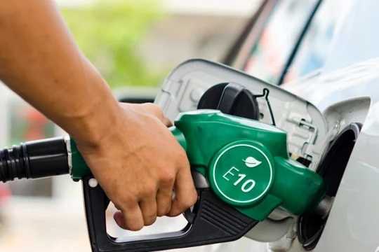 Ô tô sử dụng xăng E10 có bị giảm hiệu suất và tốn nhiên liệu hơn loại xăng khác?