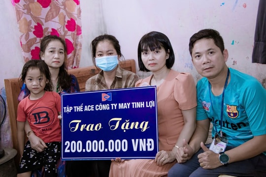 Regent Garment Factory employers and employees donate 200 million VND to colleague with serious illness