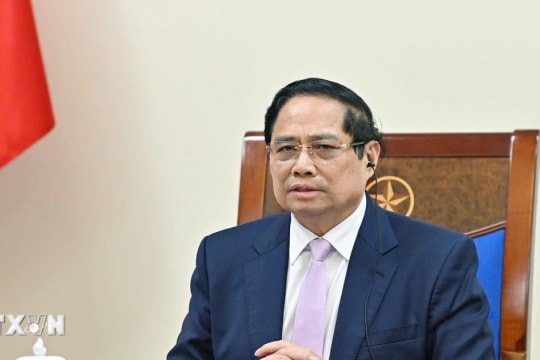 Thủ tướng Phạm Minh Chính điện đàm với Thủ tướng Malaysia Anwar Ibrahim