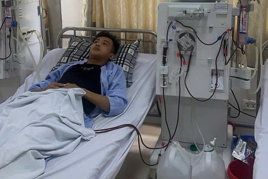 Anh Phong (xã Nam Sách) bị suy thận được hỗ trợ hơn 250 triệu đồng