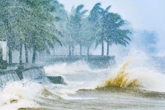 Tháng 8 khả năng xuất hiện 1 - 2 cơn bão trên Biển Đông