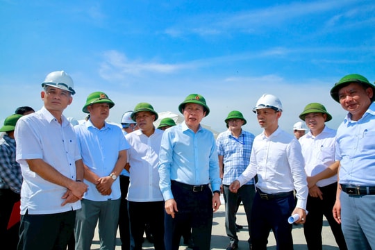 Đồng chí Bí thư Thành uỷ Hải Phòng Lê Tiến Châu kiểm tra một số dự án khu vực phía tây thành phố